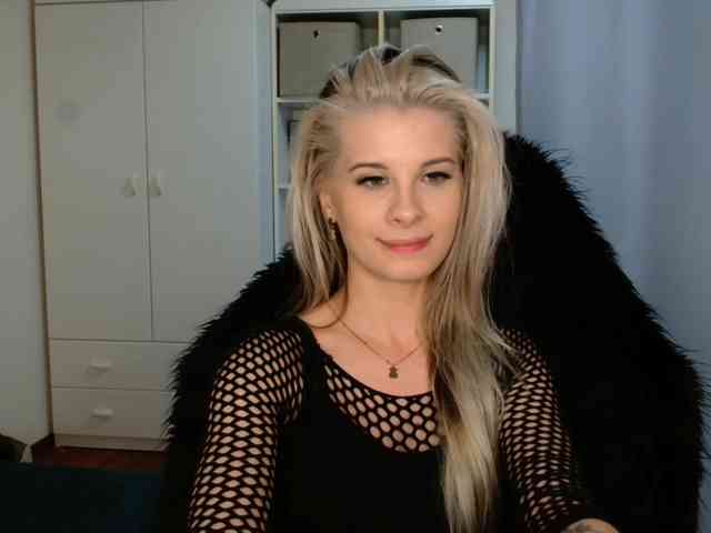 KristineNatural webcam
