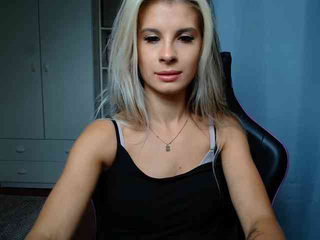 KristineNatural webcam