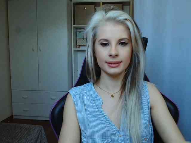 KristineNatural webcam