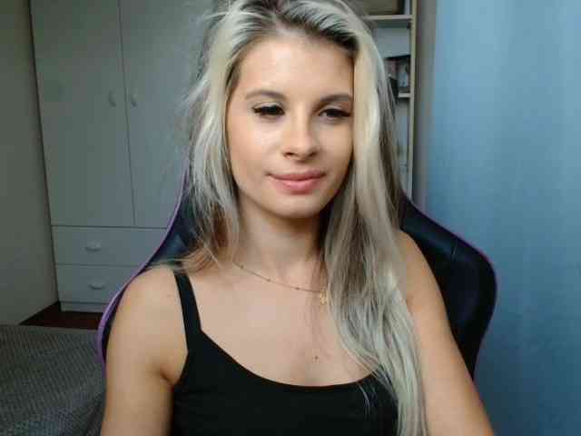 KristineNatural webcam