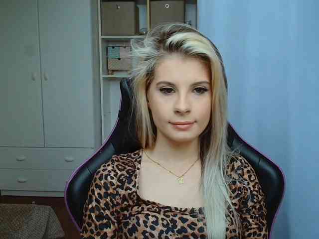 KristineNatural webcam