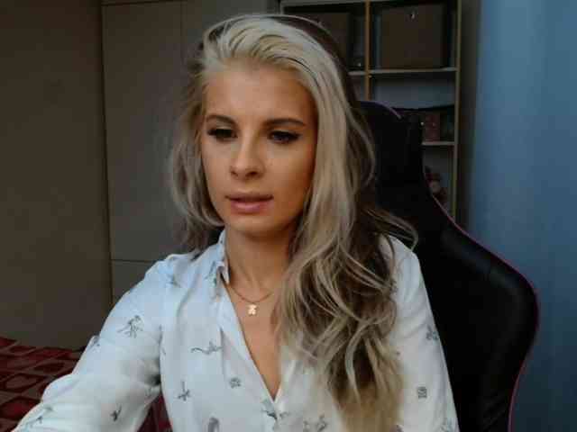 KristineNatural webcam