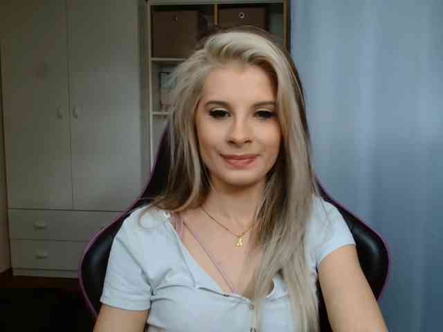 KristineNatural webcam