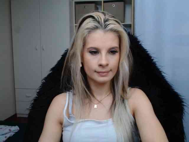 KristineNatural webcam
