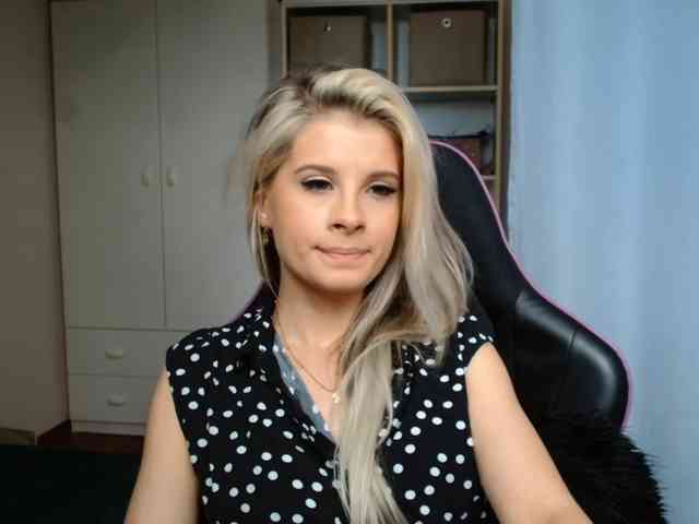 KristineNatural webcam