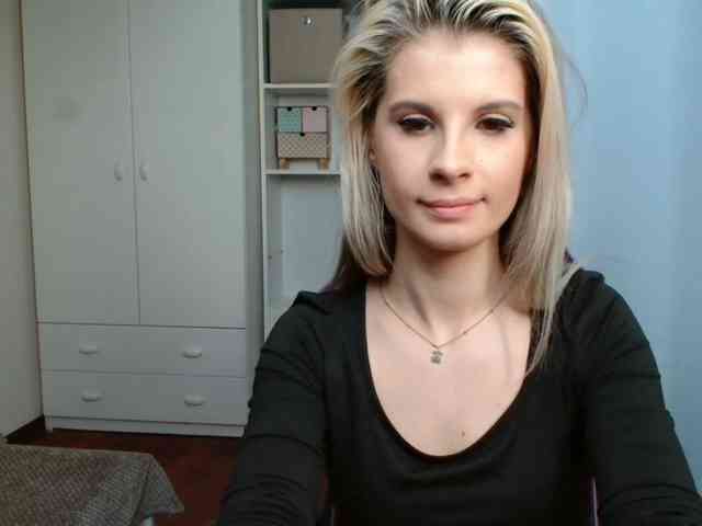 KristineNatural webcam