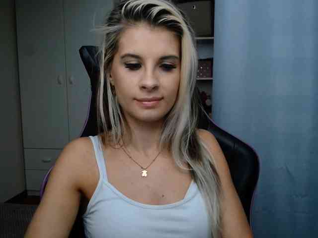 KristineNatural webcam