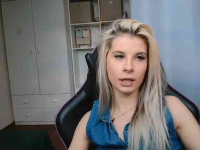 KristineNatural webcam