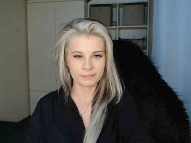 KristineNatural webcam