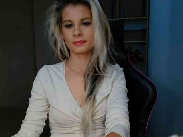 KristineNatural webcam