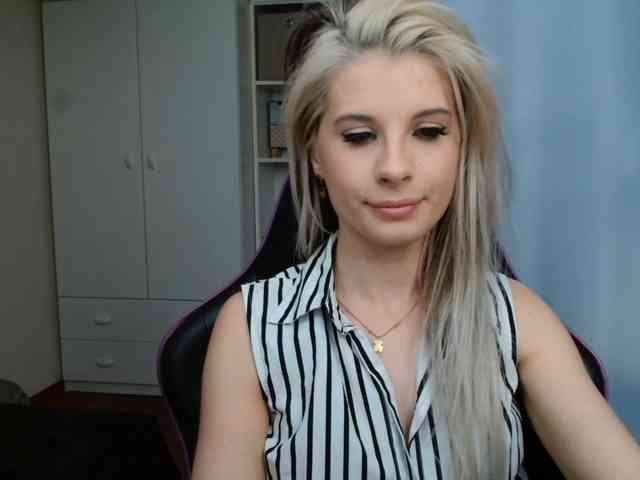 KristineNatural webcam