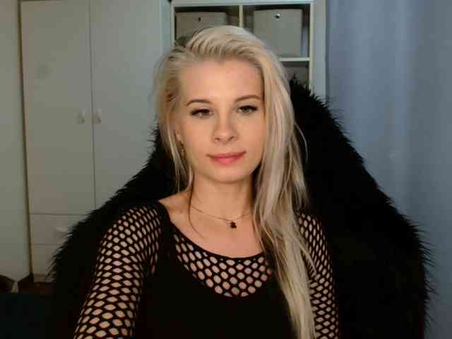KristineNatural webcam