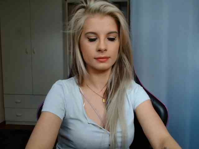 KristineNatural webcam