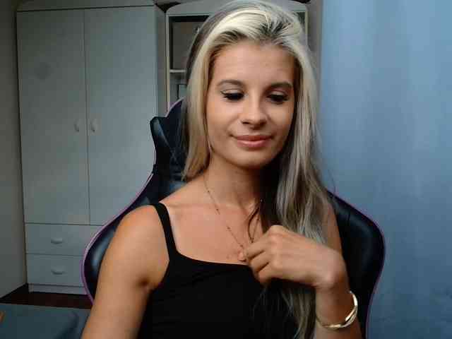 KristineNatural webcam