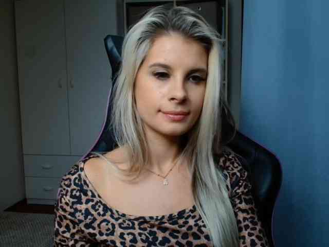 KristineNatural webcam