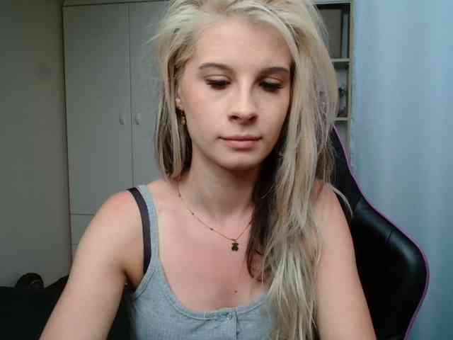 KristineNatural webcam