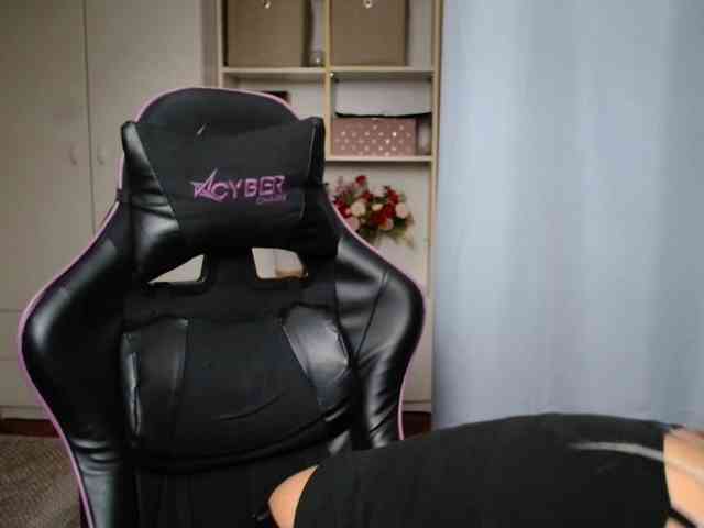 KristineNatural webcam
