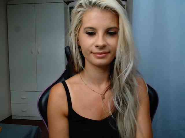 KristineNatural webcam