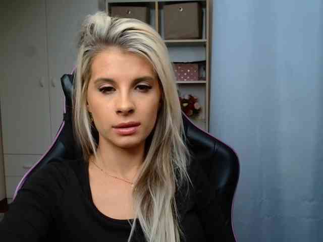 kristinenatural's live room