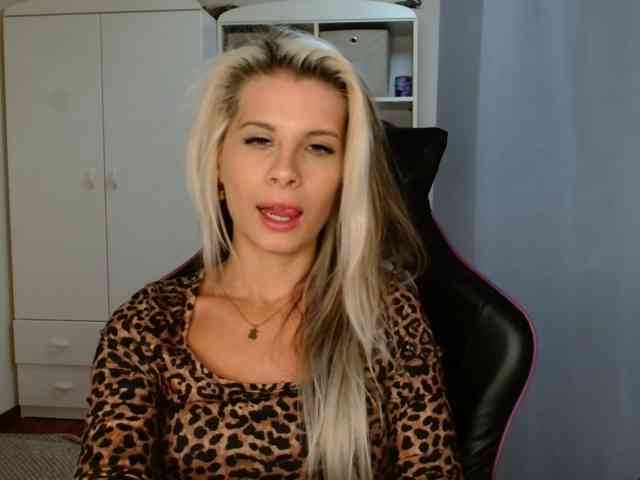 KristineNatural webcam