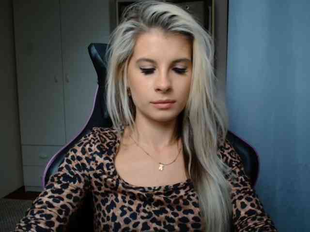KristineNatural webcam