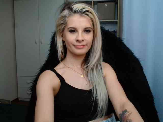 KristineNatural webcam
