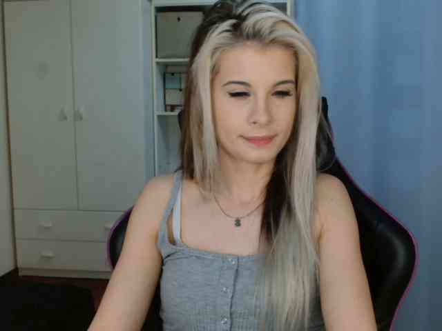 KristineNatural webcam