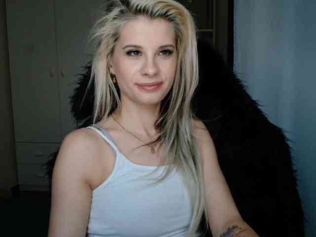 KristineNatural webcam