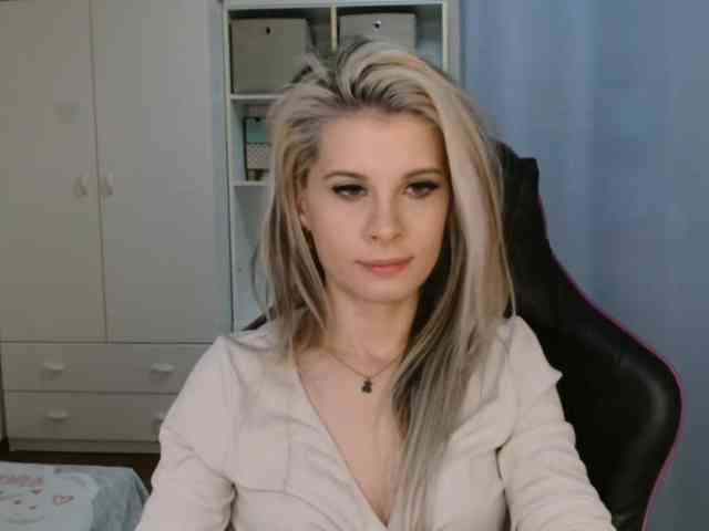 KristineNatural webcam