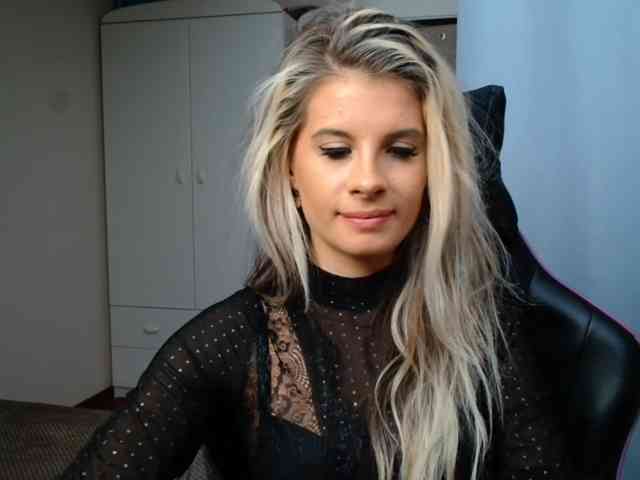 KristineNatural webcam