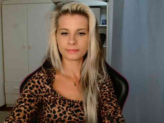 KristineNatural webcam