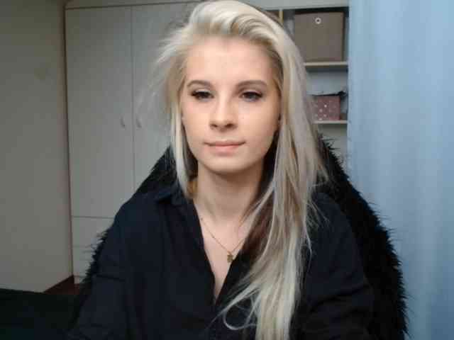 KristineNatural webcam