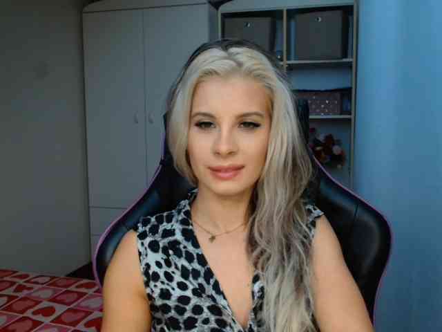 KristineNatural webcam