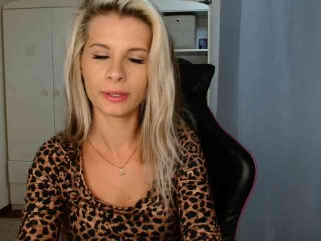 KristineNatural webcam