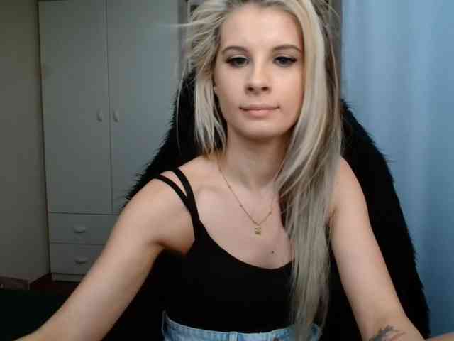 KristineNatural webcam
