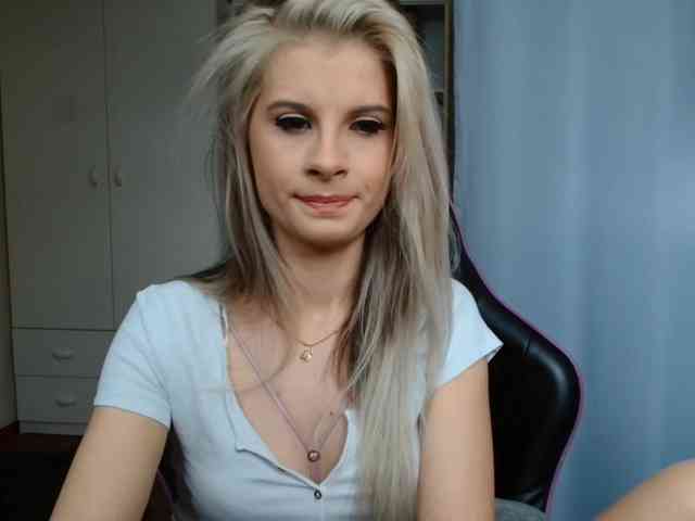 KristineNatural webcam