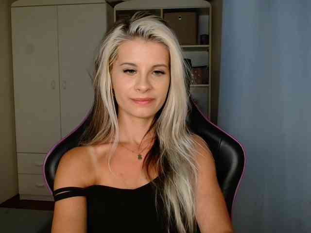 KristineNatural webcam