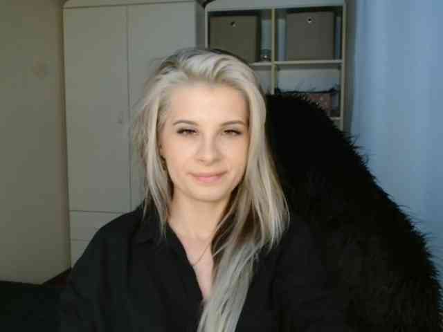 KristineNatural webcam