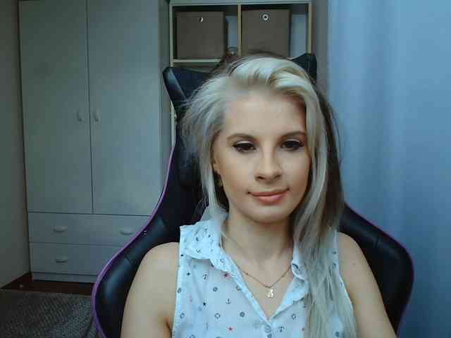 KristineNatural webcam
