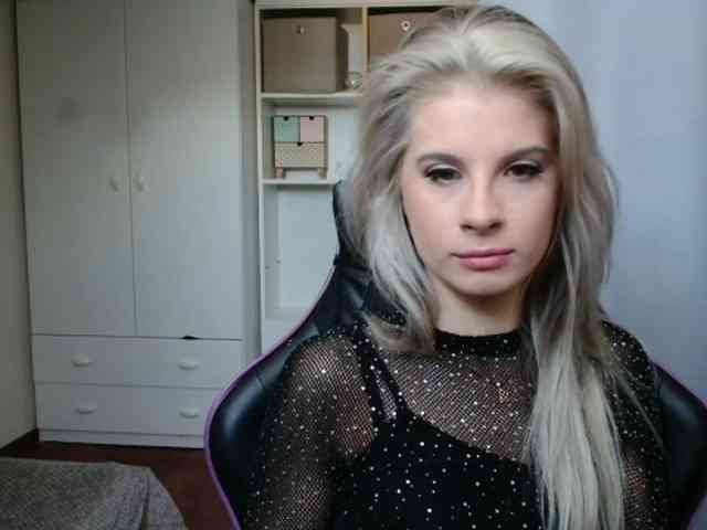 KristineNatural webcam