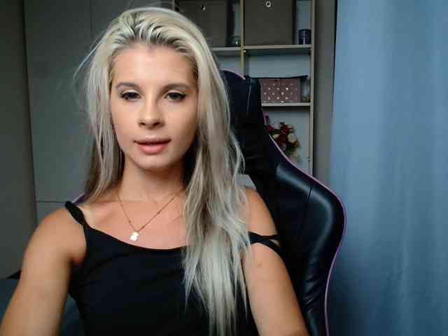 KristineNatural webcam