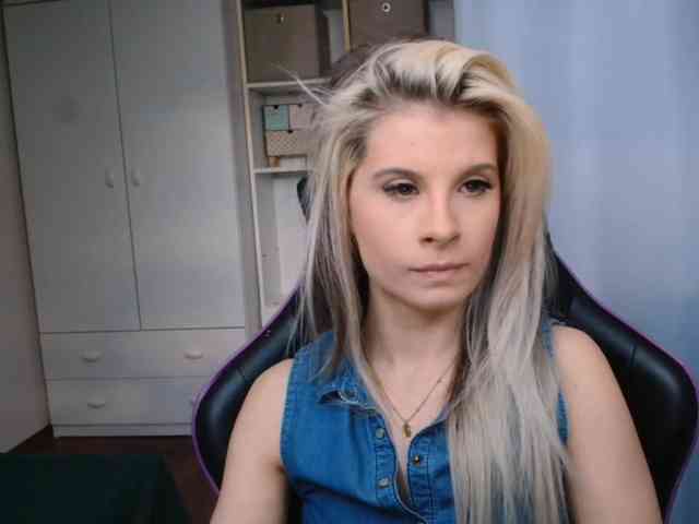 KristineNatural webcam