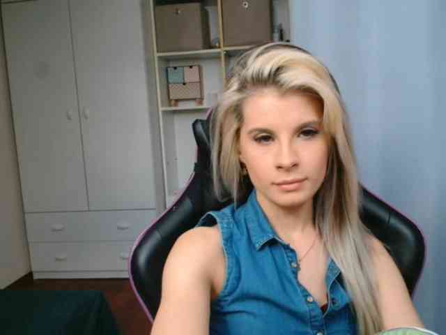 KristineNatural webcam