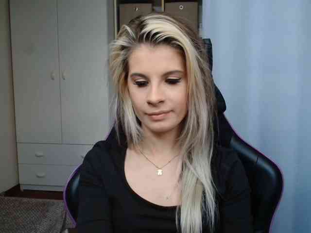 KristineNatural webcam