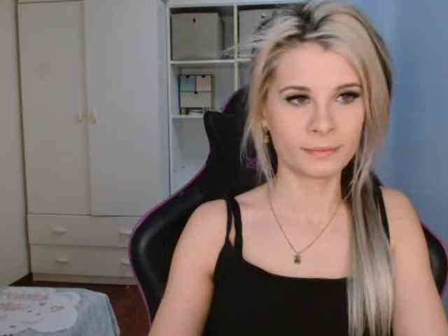 KristineNatural webcam