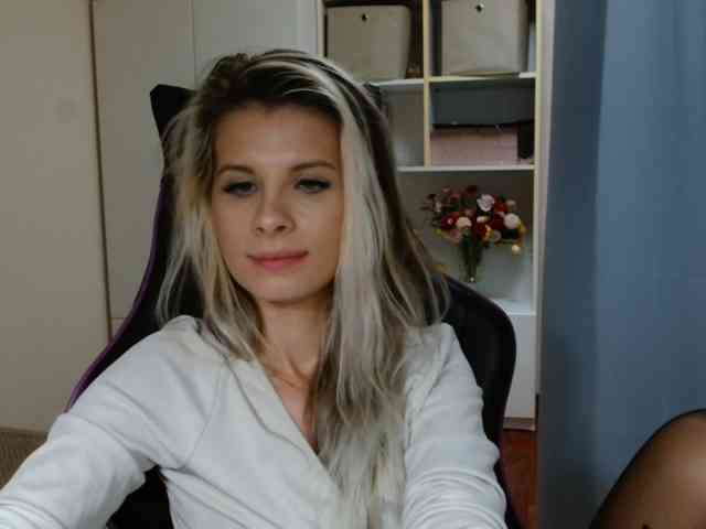 KristineNatural webcam