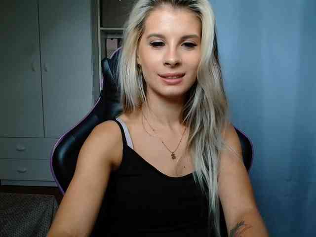 KristineNatural webcam