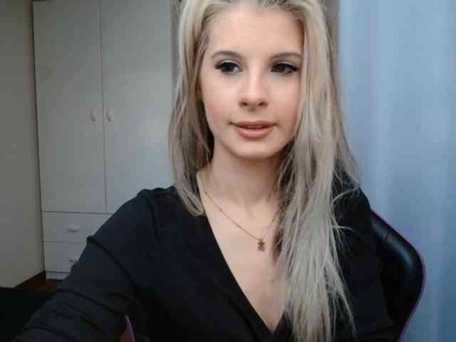 KristineNatural webcam