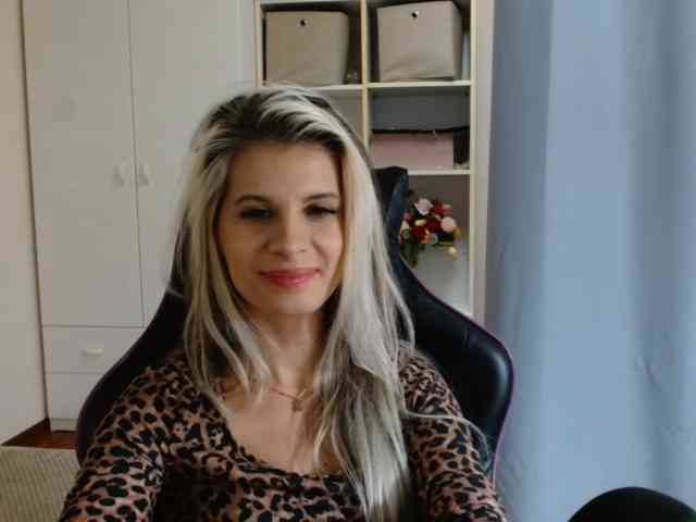 KristineNatural webcam