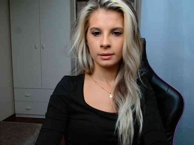 KristineNatural webcam